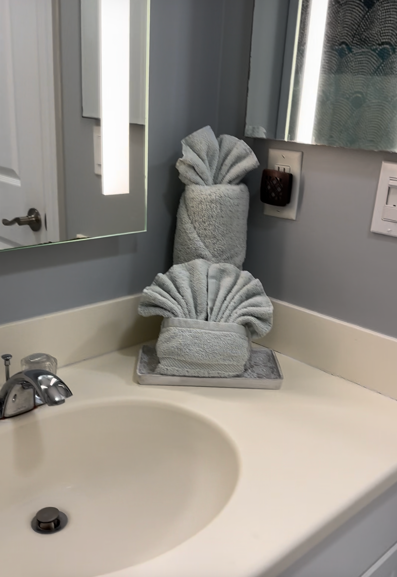 Cleaner wiping kitchen surface